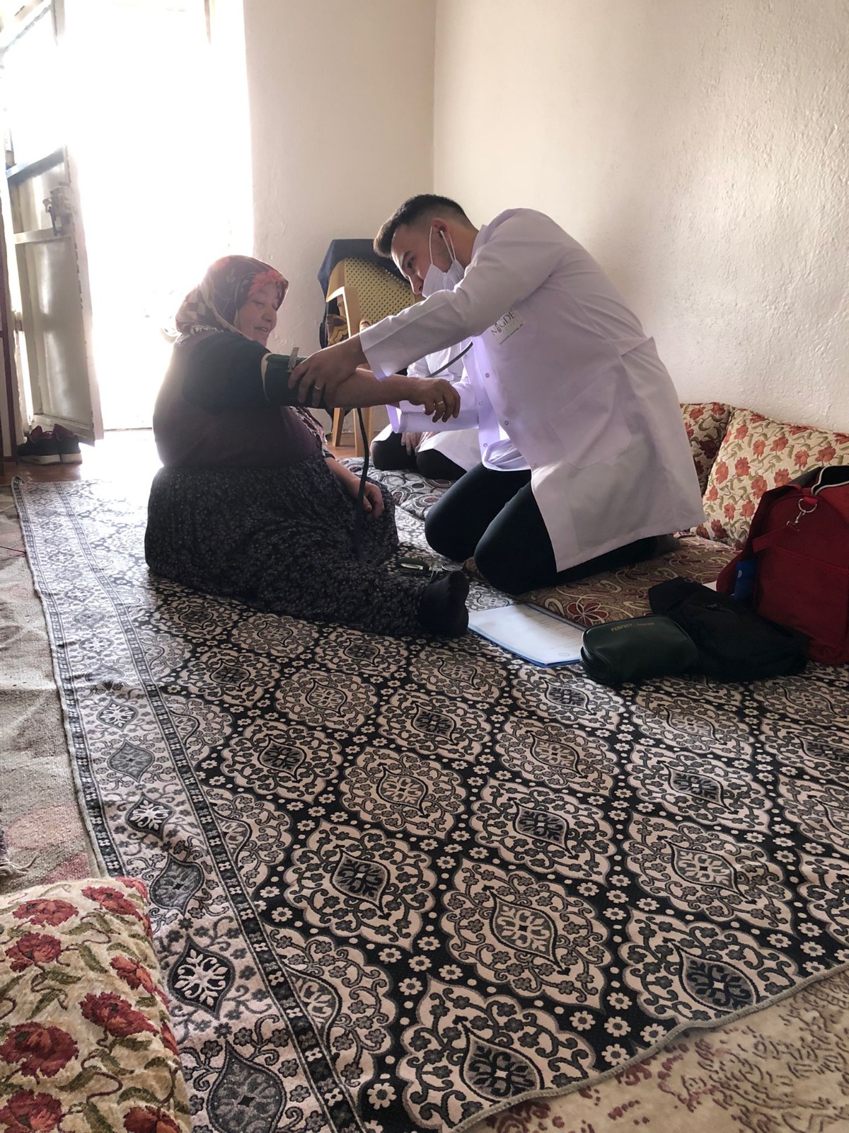 Sağlık ekibi sahada